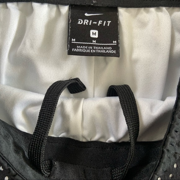 Nike Dri-Fit Shorts for Girls / Size M - Picture 3 of 4